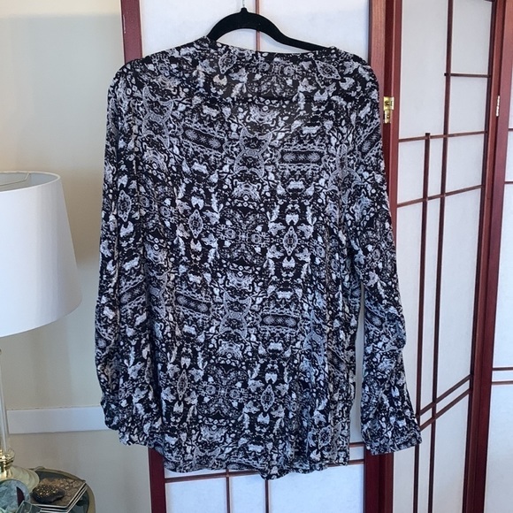Sara Studio Viscose XL Peasant Blouse Bohemian Style Black and White In EUC - Picture 3 of 8
